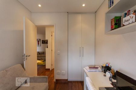 Quarto  de apartamento para alugar com 2 quartos, 76m² em Vila Suzana, São Paulo