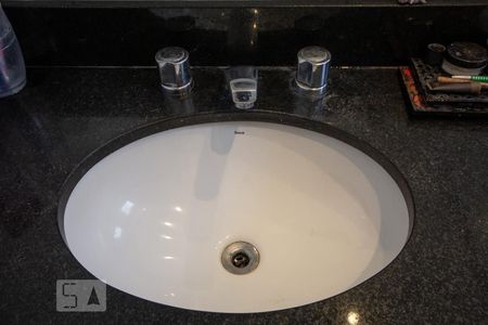 Apartamento para alugar com 76m², 2 quartos e 2 vagas Apartamento para alugar com 76m², 2 quartos e 2 vagasBanheiro da Suíte