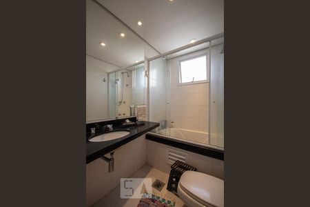 Apartamento para alugar com 76m², 2 quartos e 2 vagas Apartamento para alugar com 76m², 2 quartos e 2 vagasBanheiro da Suíte