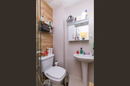 Banheiro de kitnet/studio para alugar com 1 quarto, 30m² em Flamengo, Rio de Janeiro