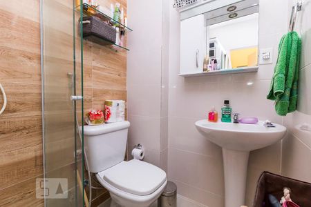 Banheiro de kitnet/studio para alugar com 1 quarto, 30m² em Flamengo, Rio de Janeiro