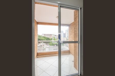 Sacada de apartamento para alugar com 3 quartos, 70m² em Km 18, Osasco