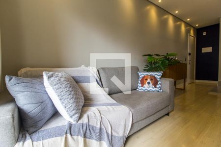 Sala de TV de apartamento para alugar com 2 quartos, 65m² em Jardim Tupanci, Barueri