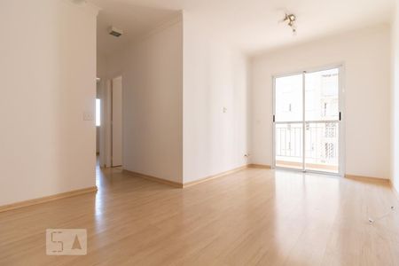 Sala de apartamento à venda com 2 quartos, 65m² em Jardim Tupanci, Barueri
