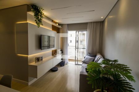 Sala de TV de apartamento à venda com 2 quartos, 65m² em Jardim Tupanci, Barueri