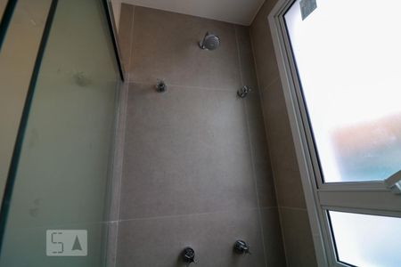 Casa de condomínio à venda com 103m², 2 quartos e 1 vaga Casa de condomínio à venda com 103m², 2 quartos e 1 vagaBanheiro da suíte 2