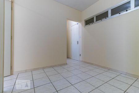 Sala de kitnet/studio para alugar com 1 quarto, 41m² em Centro, Campinas
