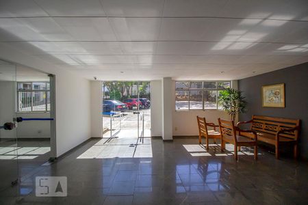 Hall de apartamento para alugar com 2 quartos, 98m² em Nova Suíssa, Belo Horizonte
