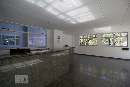 Hall de apartamento para alugar com 2 quartos, 98m² em Nova Suíssa, Belo Horizonte