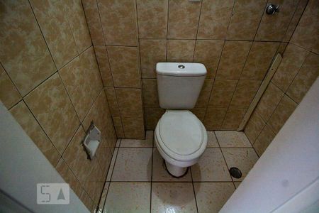 Banheiro de Serviço de apartamento para alugar com 2 quartos, 98m² em Nova Suíssa, Belo Horizonte
