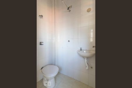 Banheiro de Serviço de casa à venda com 2 quartos, 100m² em Santana, São Paulo