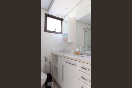 Banheiro de apartamento para alugar com 1 quarto, 65m² em Rio Branco, Porto Alegre