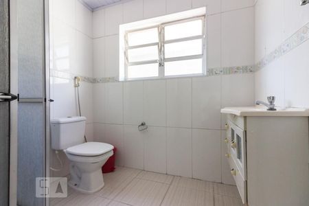 Banheiro de apartamento à venda com 2 quartos, 70m² em Vila Vitório Mazzei, São Paulo