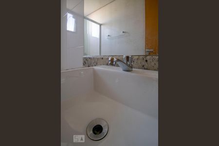 Banho Social de apartamento para alugar com 2 quartos, 76m² em Santa Tereza, Belo Horizonte