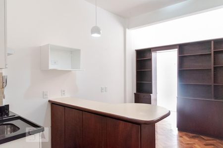 Ambiente Principal - Sala - Cozinha de kitnet/studio para alugar com 1 quarto, 35m² em Botafogo, Rio de Janeiro
