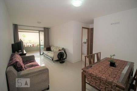 Apartamento à venda com 87m², 3 quartos e 1 vaga Apartamento à venda com 87m², 3 quartos e 1 vagaSala