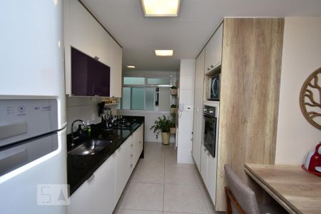 Apartamento para alugar com 93m², 3 quartos e 1 vagaCozinha 