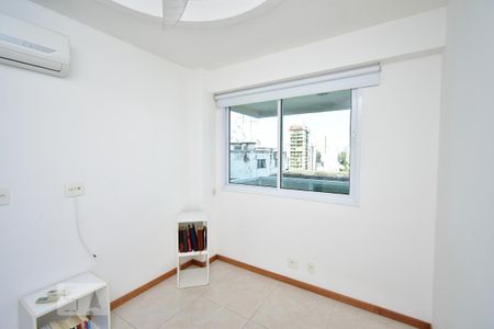 Apartamento para alugar com 93m², 3 quartos e 1 vagaQuarto 2 