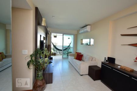 Sala  de apartamento para alugar com 3 quartos, 93m² em Santa Rosa, Niterói
