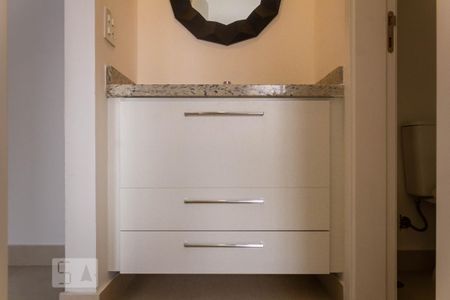 Banheiro de apartamento à venda com 1 quarto, 41m² em Santo Amaro, São Paulo