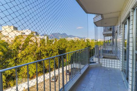 Apartamento à venda com 71m², 2 quartos e 1 vagaVaranda Quarto 1 e Quarto 2 - Suíte