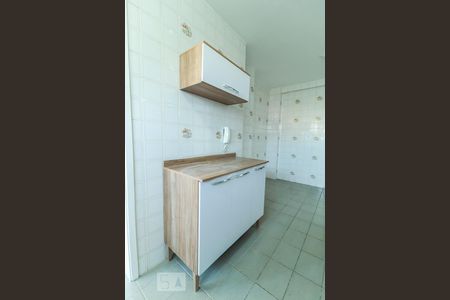 Apartamento à venda com 71m², 2 quartos e 1 vagaCozinha - Armários