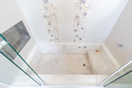 Casa para alugar com 240m², 3 quartos e 2 vagas Casa para alugar com 240m², 3 quartos e 2 vagasBanheiro Suíte 2