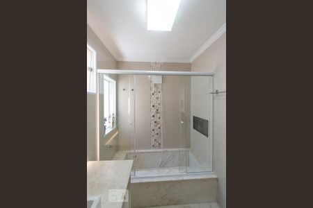 Casa para alugar com 240m², 3 quartos e 2 vagas Casa para alugar com 240m², 3 quartos e 2 vagasBanheiro Social