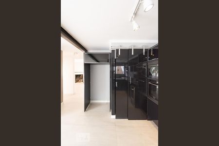 Casa para alugar com 240m², 3 quartos e 2 vagas Casa para alugar com 240m², 3 quartos e 2 vagasCozinha