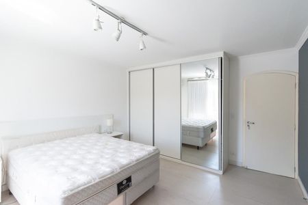 Casa para alugar com 240m², 3 quartos e 2 vagas Casa para alugar com 240m², 3 quartos e 2 vagasSuíte 2