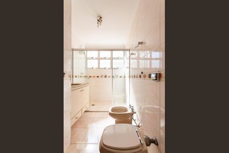 Banheiro de apartamento para alugar com 3 quartos, 189m² em Cambuí, Campinas