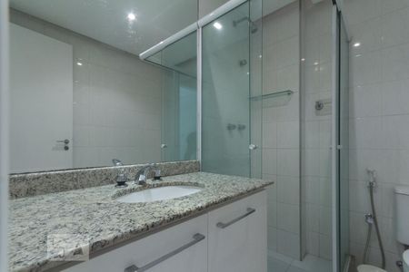 Apartamento à venda com 110m², 2 quartos e 2 vagas Apartamento à venda com 110m², 2 quartos e 2 vagasBanheiro