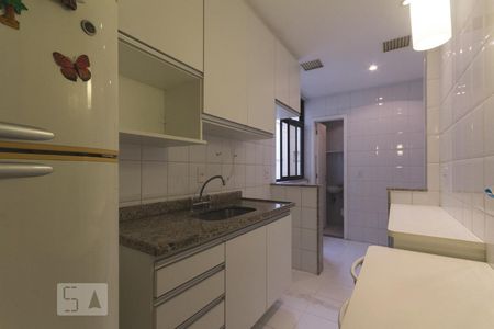 Apartamento à venda com 110m², 2 quartos e 2 vagas Apartamento à venda com 110m², 2 quartos e 2 vagasCozinha