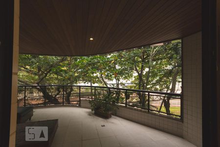 Apartamento à venda com 110m², 2 quartos e 2 vagas Apartamento à venda com 110m², 2 quartos e 2 vagasVista da Suíte