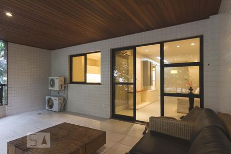 Apartamento à venda com 110m², 2 quartos e 2 vagas Apartamento à venda com 110m², 2 quartos e 2 vagasVaranda