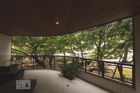 Apartamento à venda com 110m², 2 quartos e 2 vagas Apartamento à venda com 110m², 2 quartos e 2 vagasVista da Suíte