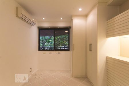 Apartamento à venda com 110m², 2 quartos e 2 vagas Apartamento à venda com 110m², 2 quartos e 2 vagasSuíte