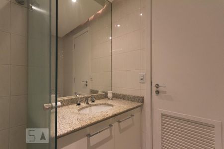 Apartamento à venda com 110m², 2 quartos e 2 vagas Apartamento à venda com 110m², 2 quartos e 2 vagasBanheiro da Suíte