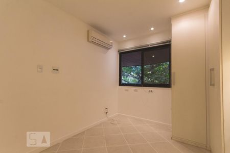 Apartamento à venda com 110m², 2 quartos e 2 vagas Apartamento à venda com 110m², 2 quartos e 2 vagasSuíte