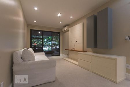 Sala de apartamento à venda com 2 quartos, 110m² em Barra da Tijuca, Rio de Janeiro