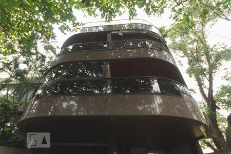 Apartamento à venda com 110m², 2 quartos e 2 vagas Apartamento à venda com 110m², 2 quartos e 2 vagasFachada do Prédio