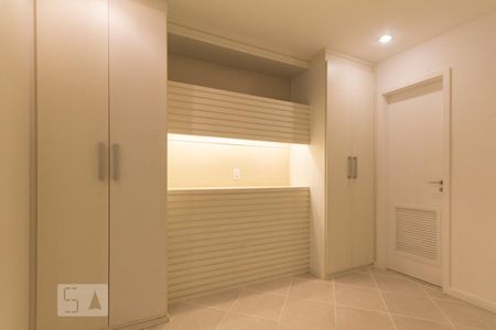 Apartamento à venda com 110m², 2 quartos e 2 vagas Apartamento à venda com 110m², 2 quartos e 2 vagasSuíte