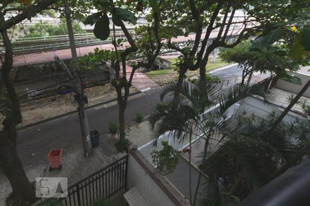 Apartamento à venda com 110m², 2 quartos e 2 vagas Apartamento à venda com 110m², 2 quartos e 2 vagasVista