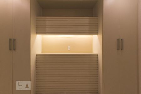 Apartamento à venda com 110m², 2 quartos e 2 vagas Apartamento à venda com 110m², 2 quartos e 2 vagasSuíte