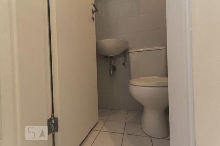 Apartamento à venda com 110m², 2 quartos e 2 vagas Apartamento à venda com 110m², 2 quartos e 2 vagasBanheiro de Serviço