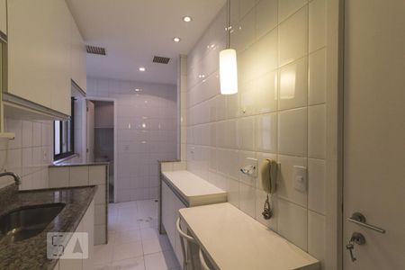 Apartamento à venda com 110m², 2 quartos e 2 vagas Apartamento à venda com 110m², 2 quartos e 2 vagasCozinha