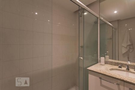 Apartamento à venda com 110m², 2 quartos e 2 vagas Apartamento à venda com 110m², 2 quartos e 2 vagasBanheiro da Suíte