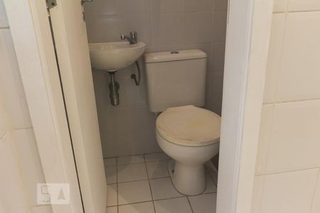 Apartamento à venda com 110m², 2 quartos e 2 vagas Apartamento à venda com 110m², 2 quartos e 2 vagasBanheiro de Serviço