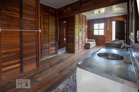 cozinha de casa para alugar com 2 quartos, 60m² em Lagoa da Conceição, Florianópolis