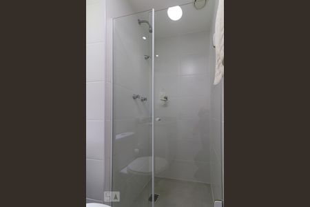Apartamento para alugar com 72m², 2 quartos e 1 vaga Apartamento para alugar com 72m², 2 quartos e 1 vagaBanheiro Corredor